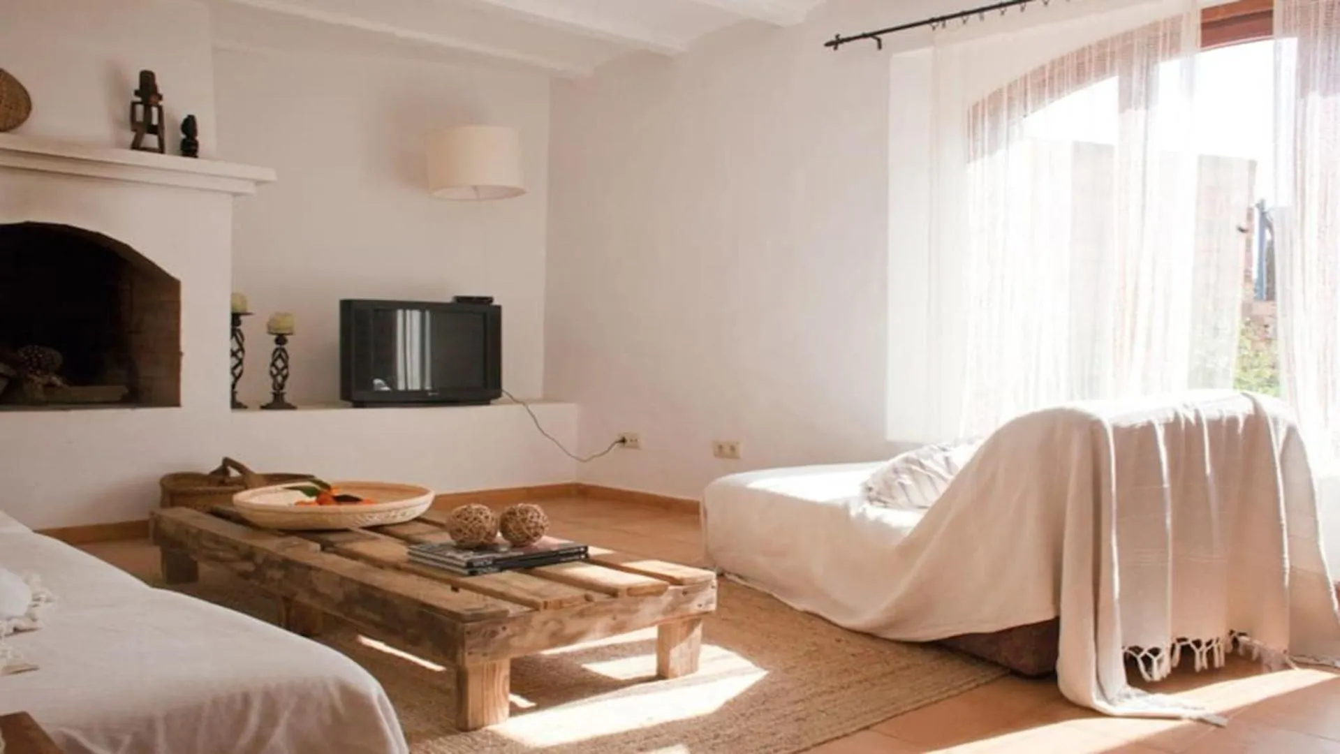 Holiday home Can Bordes Casa Rustica Y Confortable En El Emporda Villa Vilamacolum Spain